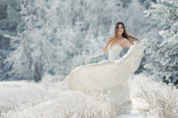 Прическа невесты: какой вариант выбрать для свадьбы зимой