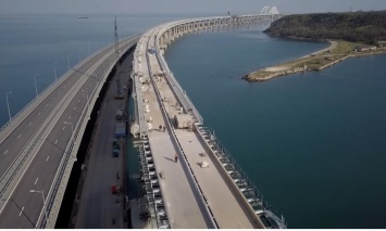 Поезда через Крымский мост начали отменять: никто не ездит