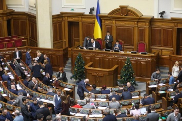 КИУ оценил работу депутатов и лидеров фракций во время сессии Рады: кто работал хуже всего