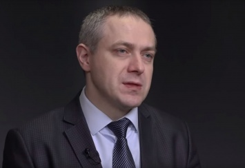 Экономист сравнил зарплаты топ-чиновников Украины и Польши