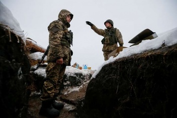 Боевики продолжают бить по позициям ВСУ: погиб украинский военный