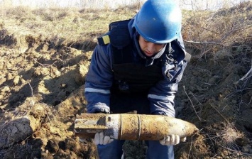 С начала года в Украине нашли и уничтожили более 900 взрывоопасных предметов