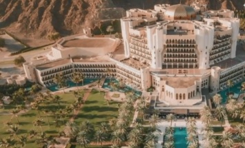 СМИ выяснили, во сколько обошелся отпуск Зеленского в Омане