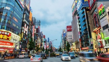 В Токио тестируют "трансфер в смартфоне" с беспилотными такси и электрокарами