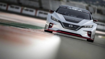 Nissan показал в Европе гоночный электрокар Leaf Nismo RC