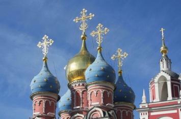 Почему на православном кресте есть полумесяц