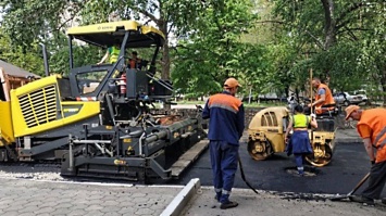 В Кривом Роге продолжается ремонт дорог и тротуаров