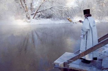 В каких случаях священники советуют пить освященную воду