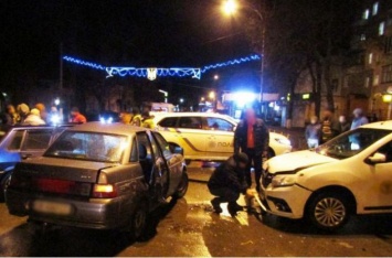 Массовое ДТП в Прилуках: дорогу не поделили три автомобиля, есть пострадавшие