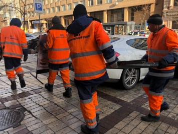 Центральные улицы города очистили от «спотыкачей»