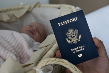Власти США ужесточат правила выдачи виз для беременных