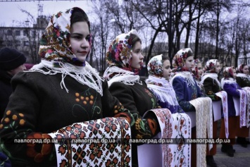 Как в Павлограде отпраздновали День соборности Украины (ФОТО)