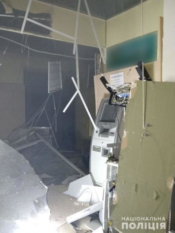 На Новых Домах взорвали банкомат в "десятиэтажке": от взрыва возник пожар, - ФОТО