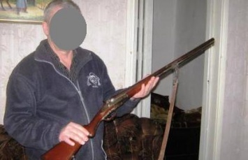 Павлоградский снайпер разрядил охотничье ружье в задницу родственника
