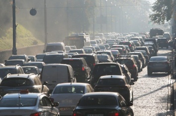 Экс-мэр Рейкьявика и исландский комик раскритиковал Киев за большое количество автомобилей