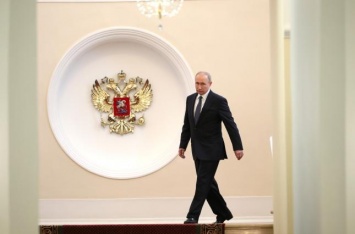 Путину пытается закрепить "победобесие" и законсервировать "путинизм" - дипломат