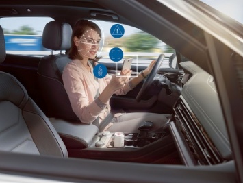 Bosch научила автомобиль следить за водителем и пассажирами (ФОТО)