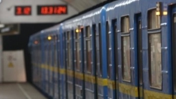 Киевская подземка в час-пик закрыла пять центральный станций из-за "минирования"