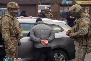 Хотели продать 56 кг ртути: в Ривне задержали банду во главе с экс-сотрудником прокуратуры