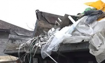 На Запорожье сельчан хотели "порадовать" мусором (фото, видео)