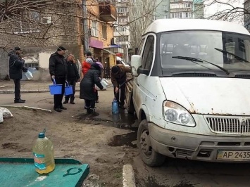 В Бердянске произошла авария на коллекторе - организован подвоз воды