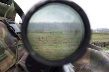 Снайпер боевиков у Березового ранил украинского военного