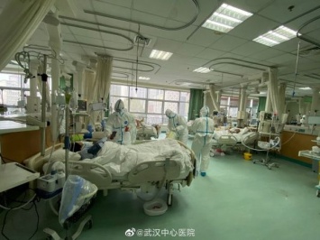 В китайской больнице скончался врач, лечивший пациентов с новым коронавирусом