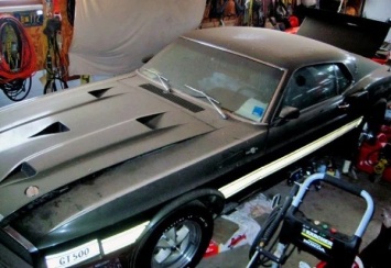 Практически новый Shelby GT500 простоял в гараже около 50 лет (ФОТО)