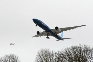 Boeing поднял в небо первый прототип широкофюзеляжного самолета 777X