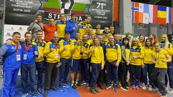 Украинские боксеры выиграли престижный турнир, Хижняк уничтожил соперника в финале - видео