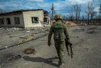В зоне ООС погибли двое украинских военных, еще двое ранены (обновлено)
