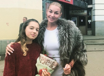 Волочкова похвасталась талантами 14-летней дочери: "Глаз не оторвать"