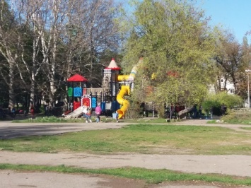 В Запорожье демонтируют Кремлевский парк: кто и зачем, что будет на новом месте (ФОТО)