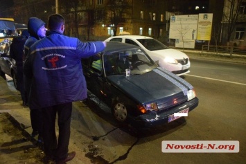 В Николаеве столкнулись «Шевроле» и «Славута» - у женщины-водителя шок