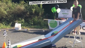 Посмотрите на самую длинную в мире трассу Hot Wheels (ВИДЕО)