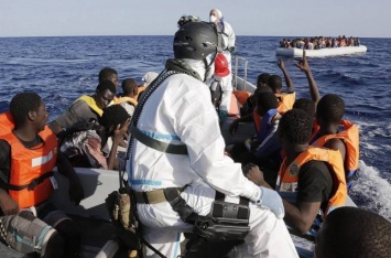 В Средиземном море спасли 480 мигрантов из разных африканских стран