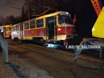 Мозги разбросаны по рельсам: в Харькове трамвай насмерть сбил человека
