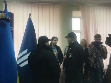 Экс-нардепа Черновол вывели с пресс-конференции первого замглавы ГБР Бабикова