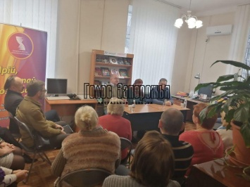 Геннадий Фукс и Владимир Москаленко поддержали областную библиотеку для юношества