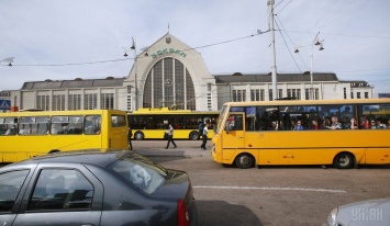 У Кличко предлагают убирать маршрутки, но оставлять частные автобусы