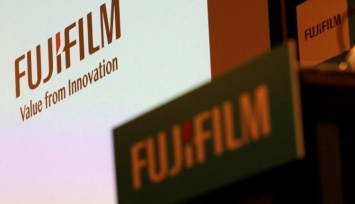 Полностью рассекречена фотокамера Fujifilm X100V: 26,1 млн пикселей и сенсорный экран