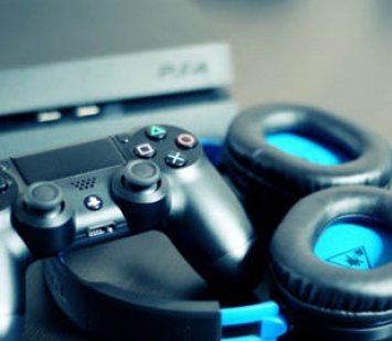 Sony раздает бесплатно три игры владельцам PlayStation 4