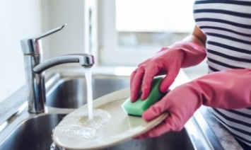 Ошибки при мытье посуды, которые допускают даже бывалые хозяйки