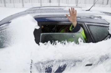 Украину засыпает снегом: удивительные ФОТО облетели сеть