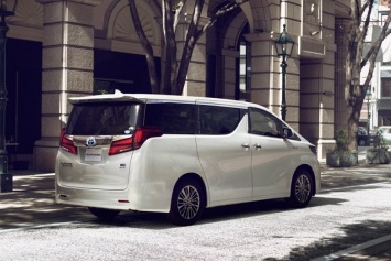 На вэне Toyota Alphard нашли неисправные ремни безопасности