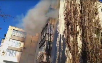 В Крыму загорелся многоквартирный дом (ФОТО)