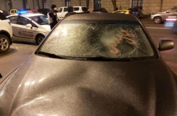 Полиция Киева объявила в розыск погромщика неправильно припаркованной машины