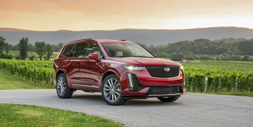 Cadillac назвал российские цены на большой кроссовер XT6