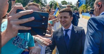 Зеленскому доверяют более половины украинцев