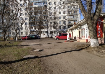 В Суворовском районе Одессы ремонтируют внутриквартальный проезд